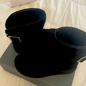 Black Uggs in size 6
